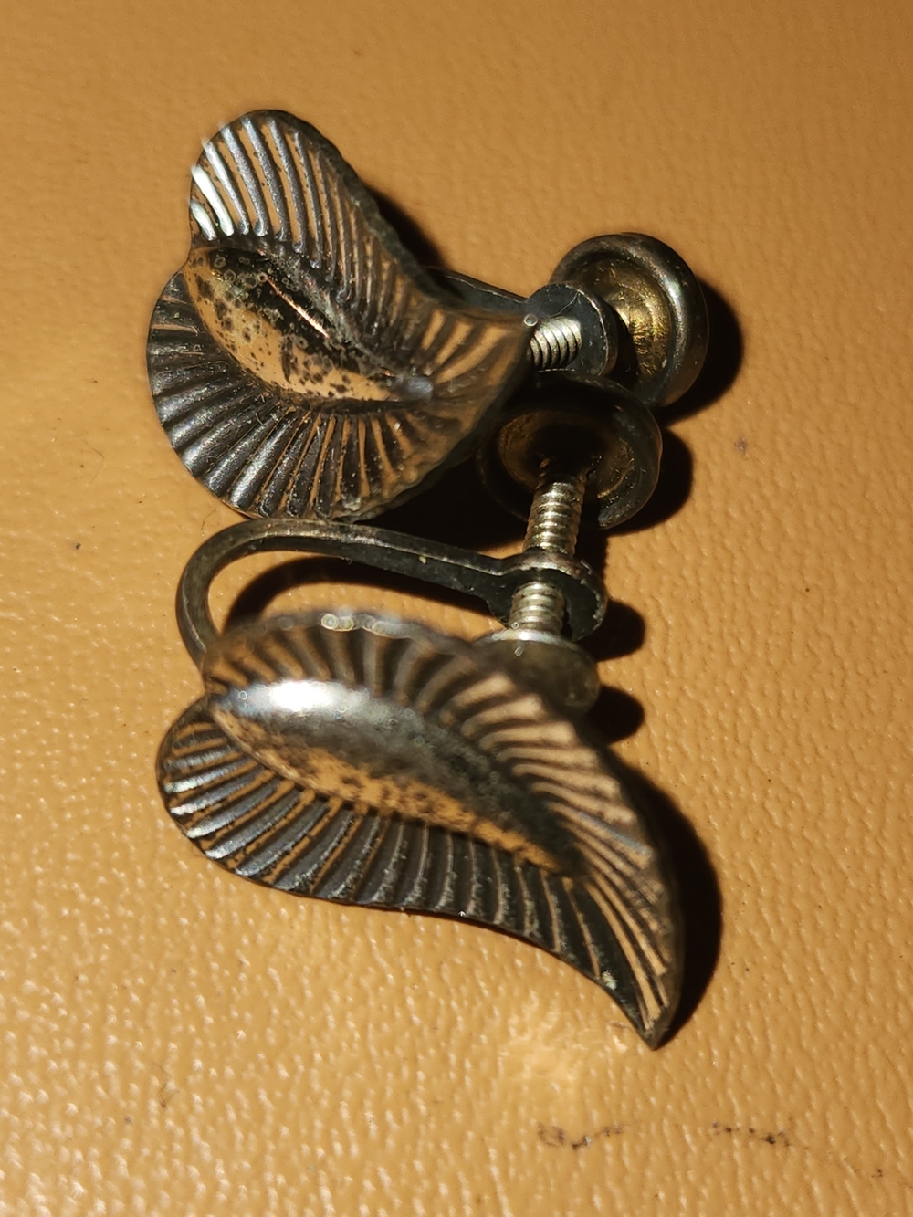 Vintage Leaf-Style Clip-On Earrings - Gold Tone